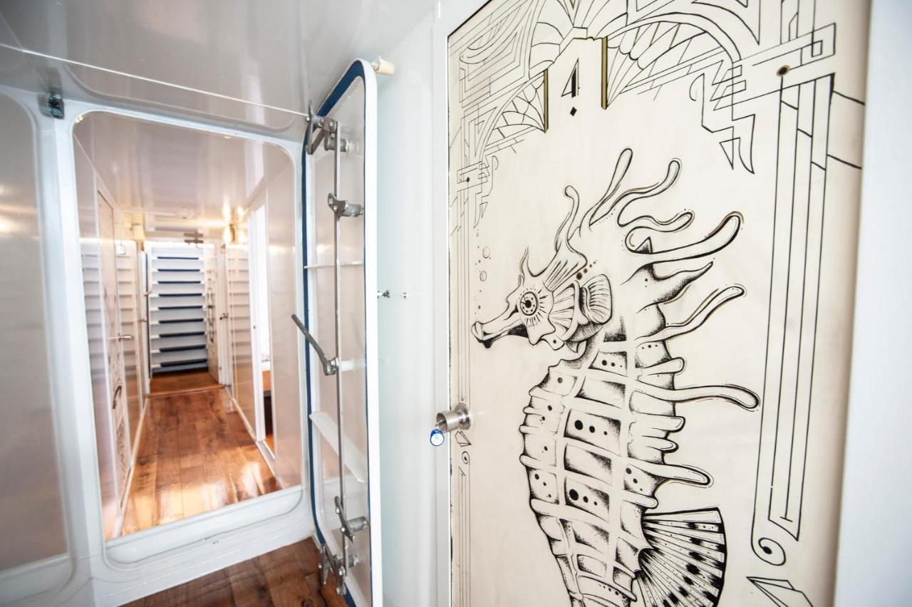 The Cabin @ Mps Noorderzon อัมสเตอร์ดัม ภายนอก รูปภาพ