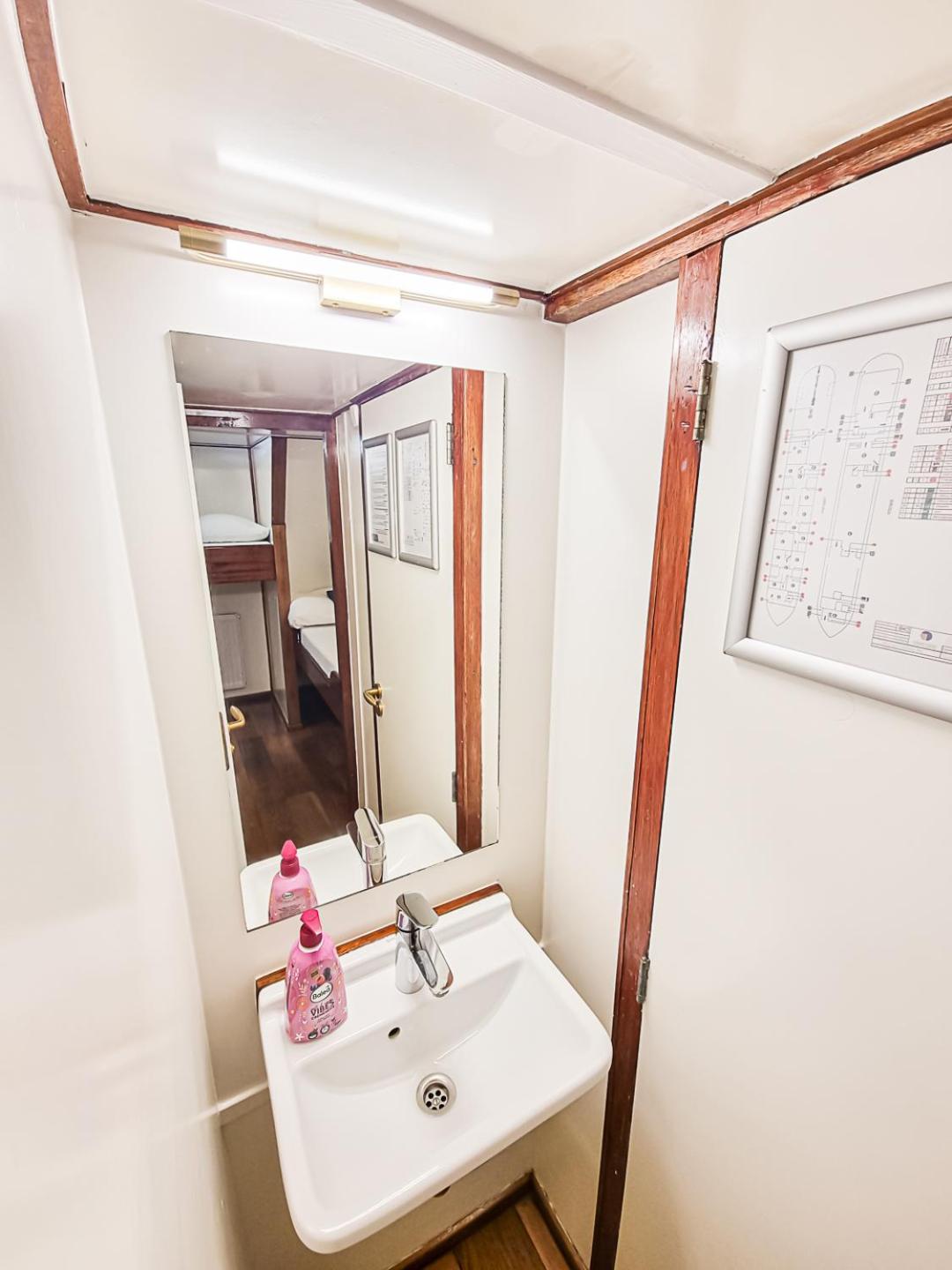 The Cabin @ Mps Noorderzon อัมสเตอร์ดัม ภายนอก รูปภาพ