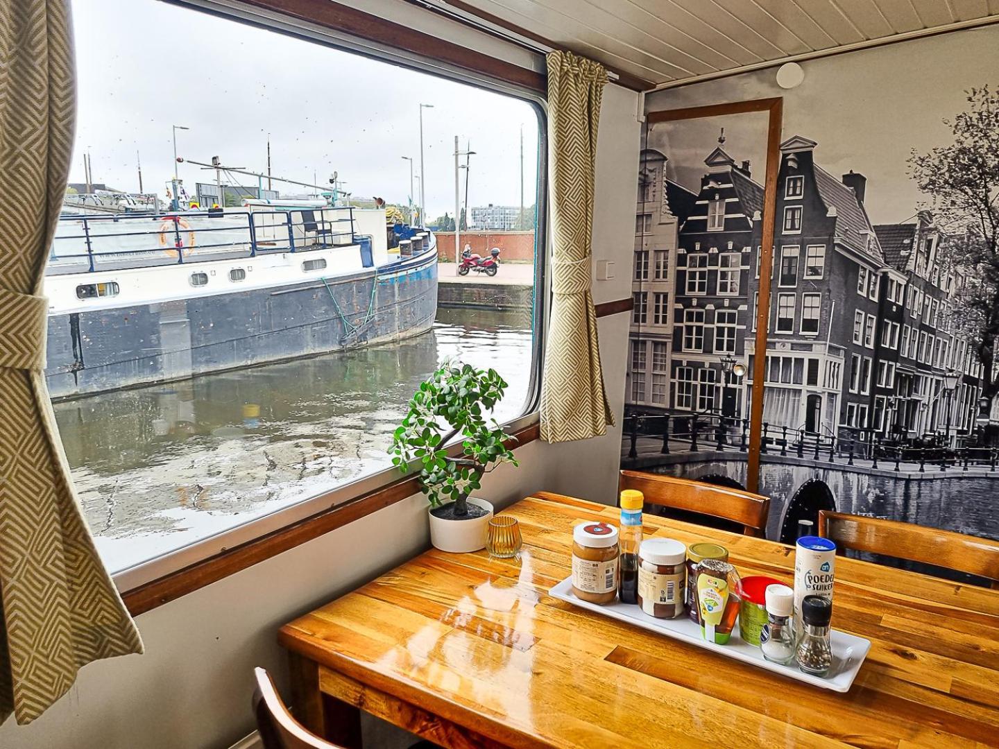 The Cabin @ Mps Noorderzon อัมสเตอร์ดัม ภายนอก รูปภาพ